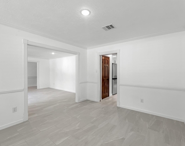 8011 Liberty Elm Court - Photo Thumbnail 21