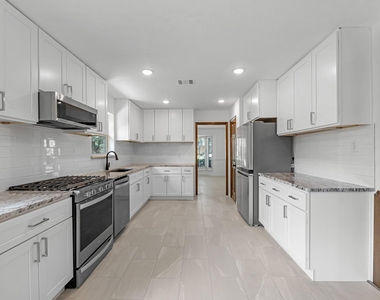8011 Liberty Elm Court - Photo Thumbnail 14