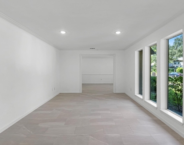 8011 Liberty Elm Court - Photo Thumbnail 3