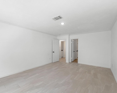 8011 Liberty Elm Court - Photo Thumbnail 20