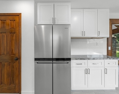 8011 Liberty Elm Court - Photo Thumbnail 12