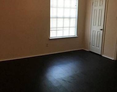 8414 Grand Knolls Drive - Photo Thumbnail 6