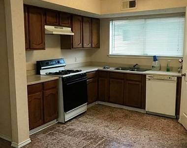 8414 Grand Knolls Drive - Photo Thumbnail 3