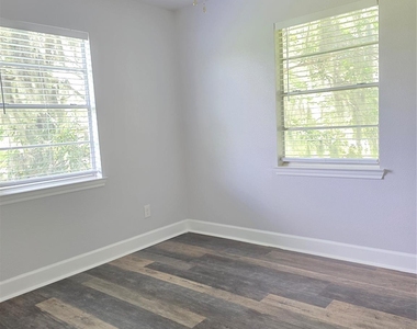 710 E Pony Lane - Photo Thumbnail 16