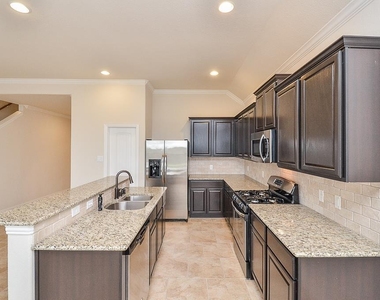 9411 Sparrow Creek Court - Photo Thumbnail 11