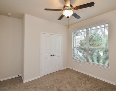 9411 Sparrow Creek Court - Photo Thumbnail 23
