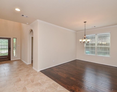 9411 Sparrow Creek Court - Photo Thumbnail 3