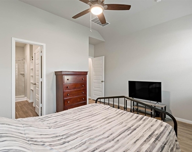 13770 Goldeye Drive - Photo Thumbnail 10
