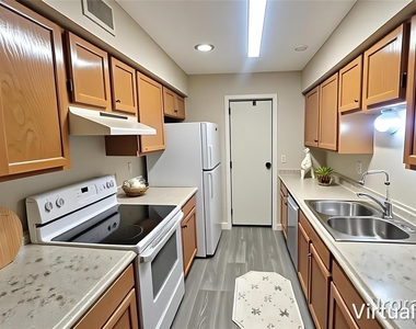7400 Bellerive Drive - Photo Thumbnail 3