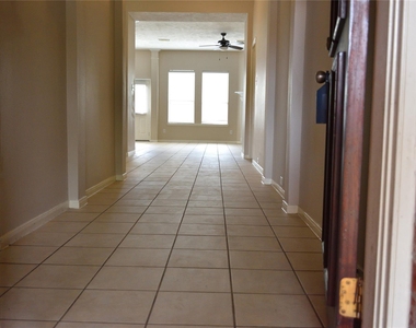 2705 Hewn Rock Way - Photo Thumbnail 3