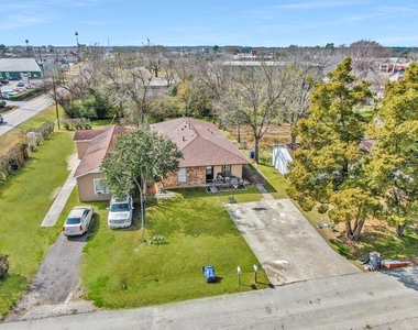 308 Lawrence Street - Photo Thumbnail 20