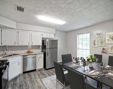 308 Lawrence Street - Photo Thumbnail 6