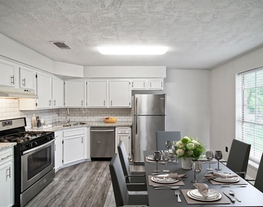 308 Lawrence Street - Photo Thumbnail 9
