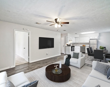 308 Lawrence Street - Photo Thumbnail 3