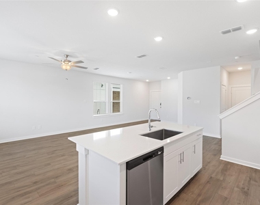 3019 Dovedale Street - Photo Thumbnail 4
