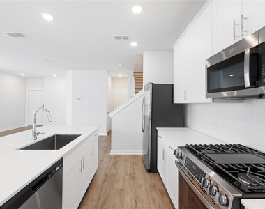 3019 Dovedale Street - Photo Thumbnail 3