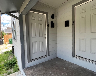 201 Eastwood Unit S4 Street - Photo Thumbnail 18
