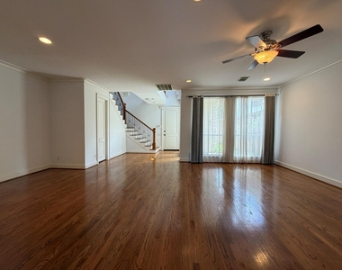 1315 Whispering Pines Drive - Photo Thumbnail 4