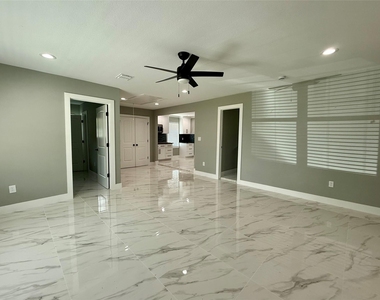 2630 De Soto Street - Photo Thumbnail 2