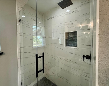 2630 De Soto Street - Photo Thumbnail 8
