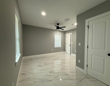 2630 De Soto Street - Photo Thumbnail 10