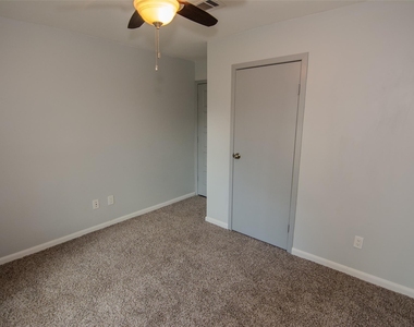 2302 Cades Cove Drive - Photo Thumbnail 4