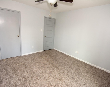 2302 Cades Cove Drive - Photo Thumbnail 6