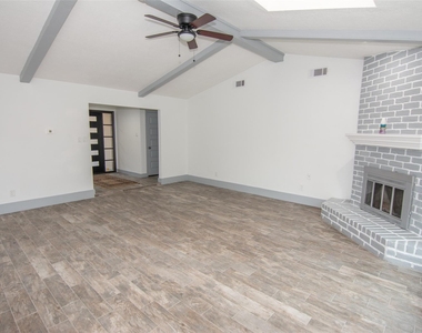 2302 Cades Cove Drive - Photo Thumbnail 15