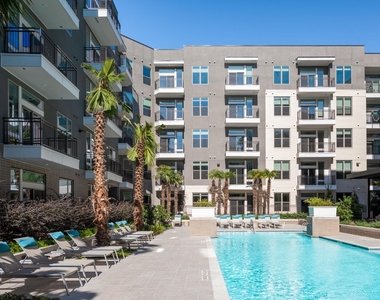 3003 Summer Street - Photo Thumbnail 14