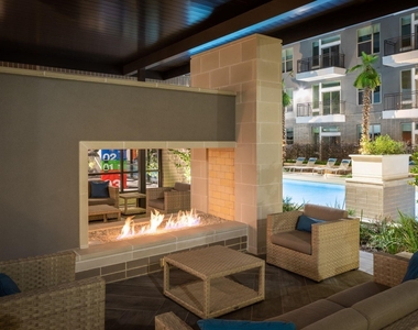 3003 Summer Street - Photo Thumbnail 17