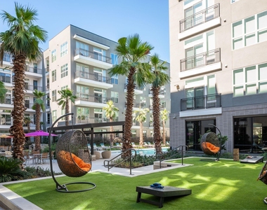 3003 Summer Street - Photo Thumbnail 20