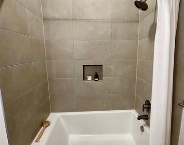3003 Summer Street - Photo Thumbnail 9