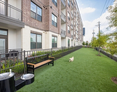 3003 Summer Street - Photo Thumbnail 32