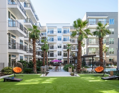 3003 Summer Street - Photo Thumbnail 19