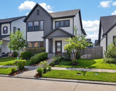 1514 Park Path Drive - Photo Thumbnail 3
