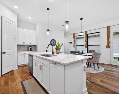 1514 Park Path Drive - Photo Thumbnail 16