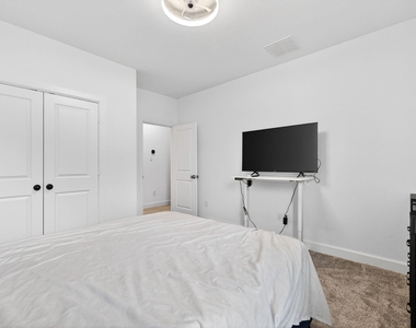 1514 Park Path Drive - Photo Thumbnail 32