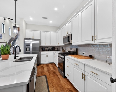 1514 Park Path Drive - Photo Thumbnail 14