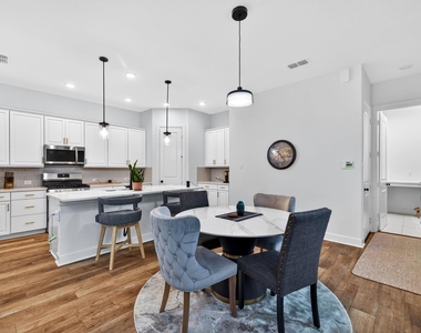 1514 Park Path Drive - Photo Thumbnail 13
