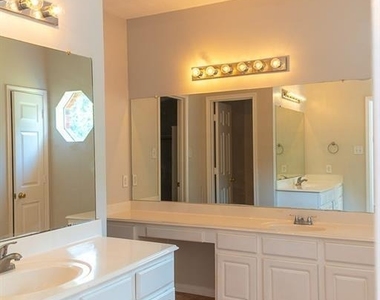 15411 Seminole Canyon Drive - Photo Thumbnail 21