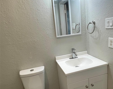 2618 Rosalee Street - Photo Thumbnail 8