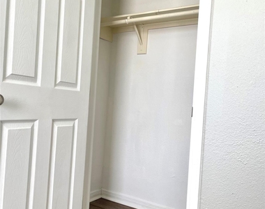 2618 Rosalee Street - Photo Thumbnail 10