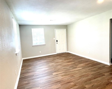 2618 Rosalee Street - Photo Thumbnail 1