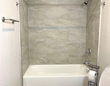 2618 Rosalee Street - Photo Thumbnail 7