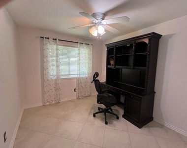 5 Deerfoot Court - Photo Thumbnail 15