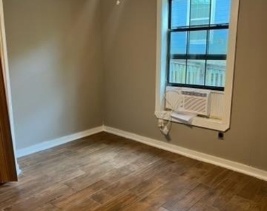 6710 Phillips Lane - Photo Thumbnail 14