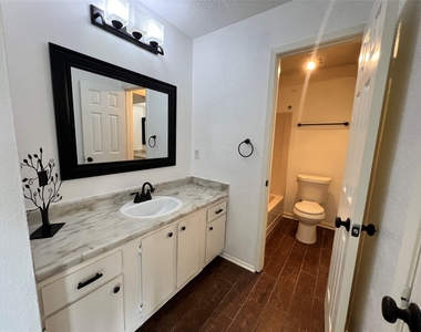11506 Meadow Pines Court - Photo Thumbnail 11