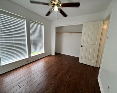 11506 Meadow Pines Court - Photo Thumbnail 17