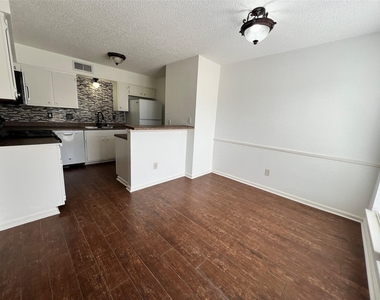 11506 Meadow Pines Court - Photo Thumbnail 3
