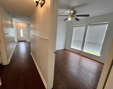 11506 Meadow Pines Court - Photo Thumbnail 16
